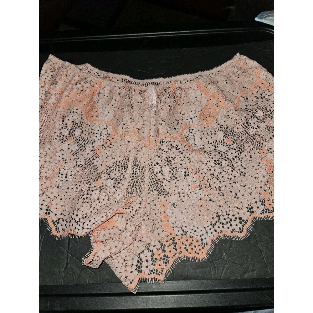 Medium Victoria's‎ Secret Lace Shorty Panty NWOT